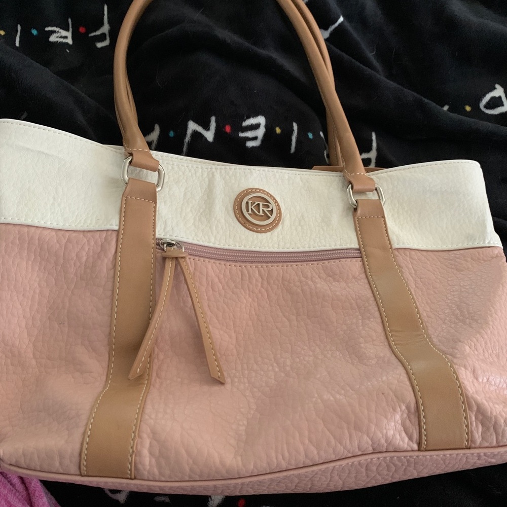 Kim Roger’s Like New, Kim Rogers Purse. No flaws or marks, very clean.